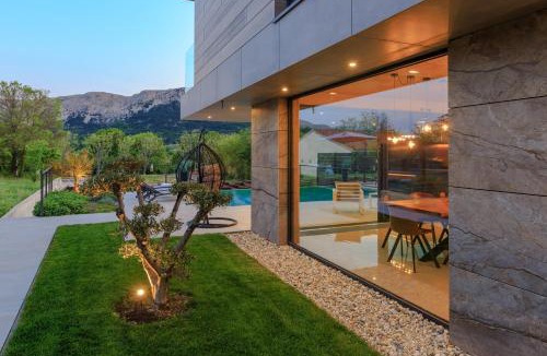 Jurandvor Villa | Villa LorKia