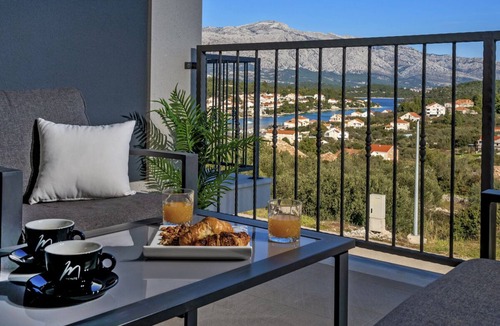 Lumbarda Villa | Villa Lumbarda - Four Bedroom Villa, Sleeps 8