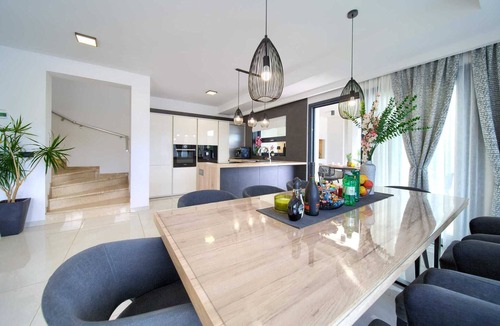 Vrh Villa | Villa LUMINOSA with outdoor and indoor pool and sauna