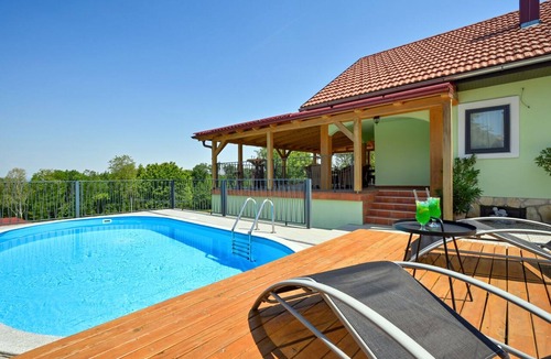 Jalzabet Villa | Villa Magic by Villas Guide