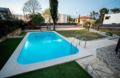 Milcetici Villa | Villa Malinka Private Pool 150m to Beach Garden & BBQ