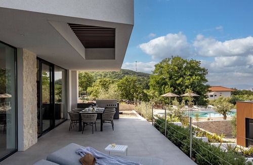 Vrbnik Villa | Villa Manatis - Sand Court, Infinity Pool & Sauna