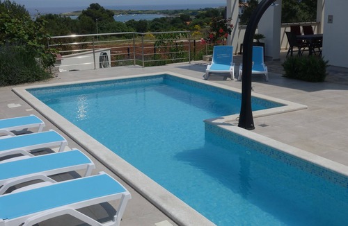 Liznjan Villa | Villa Mare - 10m pool, 4 bedrooms and bathrooms, sea view, 5 min. to the sea