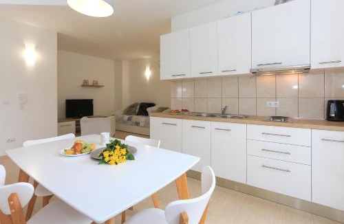 Kastel Stari Apartment | Villa Marijana