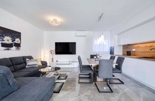 Vir Villa | Villa Mariva with Heated Pool