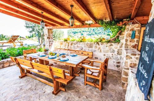 Pitve Villa | Villa Natura with private pool by Interhome