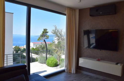 Veliko Brdo Villa | Villa Nera2 with Pool