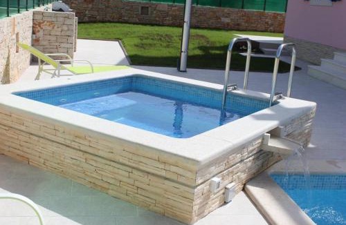 Peroj Villa | Villa Nikolas-Pool, Sea view, close to the beach