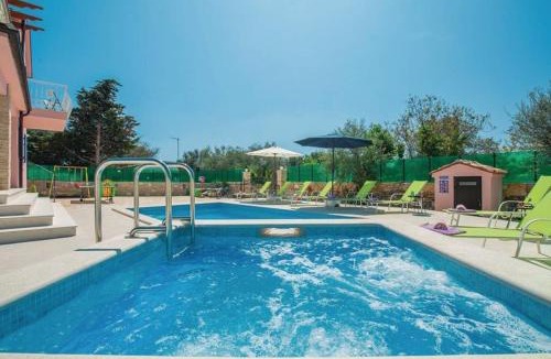 Peroj Villa | Villa Nikolas-Pool, Sea view, close to the beach