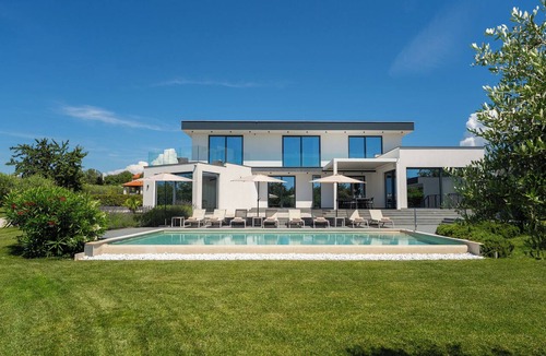 Kastelir-Labinci House | Villa Nura - Dream Villa with Ocean View, Pool, and Sauna