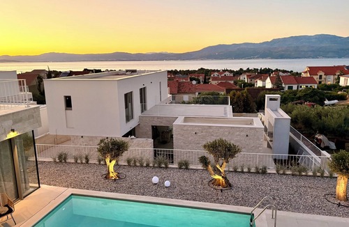 Supetar House | Villa "Oasis" – Your retreat on the island of Brač, with a sea view