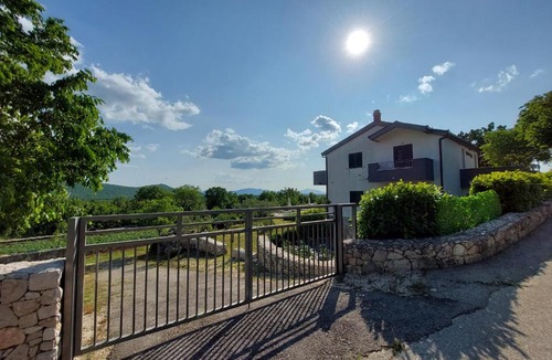 Lovrec Villa | Villa Old Garden