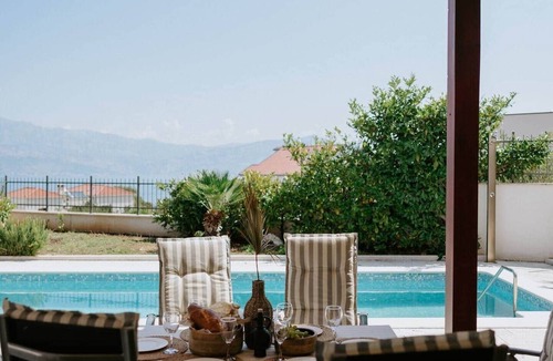 Splitska Villa | Villa Oleander: Pool & Rooftop Cinema