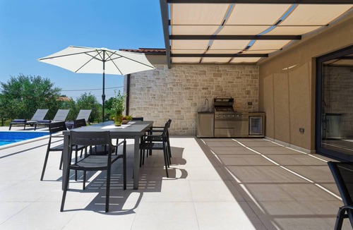 Kastel Villa | Villa Olive'r – Sleeps 6, 3 bedrooms, private pool, barbecue