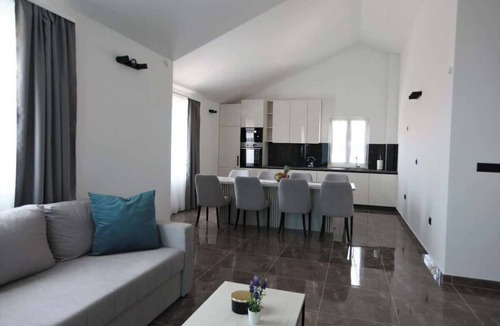 Businci Apartment | Villa PIA Luxurious Seaside Villa, Second Floor - Onsite pool, Private parking, Air conditioning