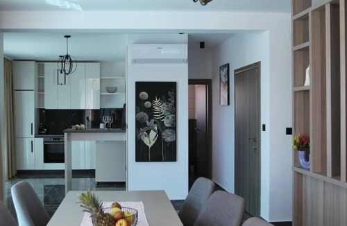 Businci Apartment | Villa PIA Luxurious Seaside Villa, Ground Floor - Onsite pool, 3 bedrooms, Private parking