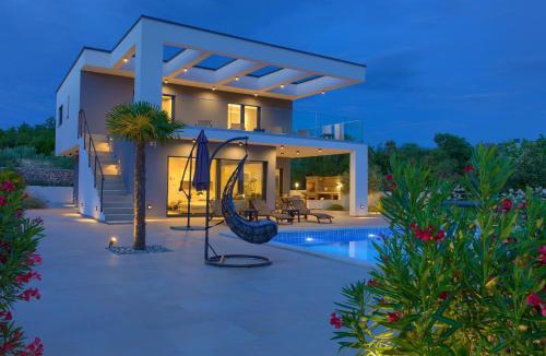 Skrbcici Villa | Villa QUADRA with heated pool