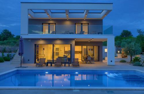 Skrbcici Villa | Villa QUADRA with heated pool