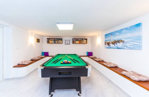 Kastel Sucurac Villa | Villa Rosemary - seafront, pool, jacuzzi, gym, pool table