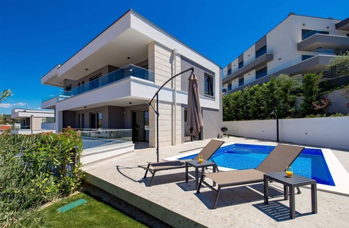 Zidarici Apartment | Villa Rova – Luxury Apartment with private pool and sea view