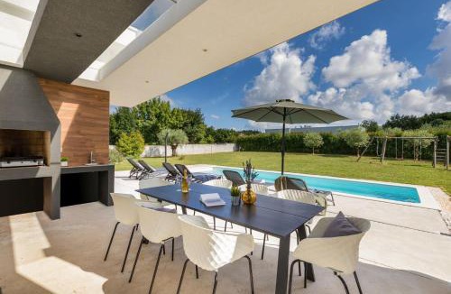 Prkacini Villa | Villa Sama by Villsy