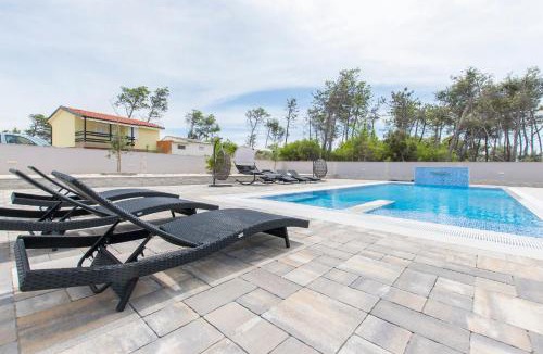 Vir House | Villa Sana