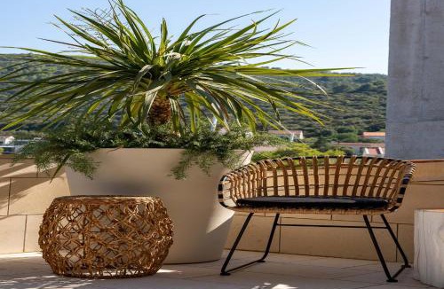 Zrnovo Villa | Villa Sea La Vie Seafront Location 4 Bedrooms Sea Access