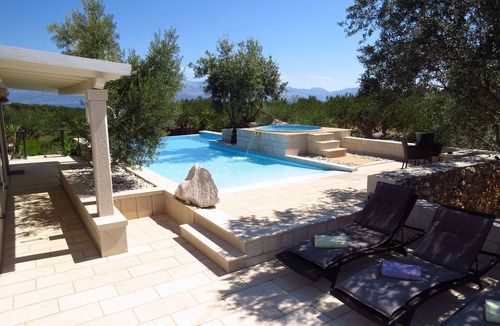 Sutivan Villa | Villa Sea Orchard Sutivan 10% DISCOUNT FOR THE ENTIRE 6. AND 9. TH MONTH.