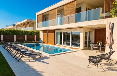 Kastel Gomilica Villa | Villa Sheley with private heated pool-Split