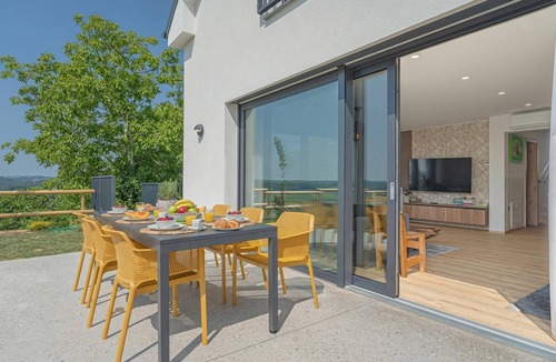 Tisina Villa | Villa Vinita w/Jacuzzi & Sauna near Thermal Spa, Sveti Jurij ob Ščavnici, Slovenia