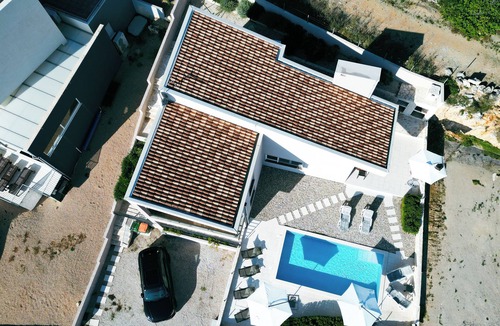 Posedarje Villa | Villa-Simon - your retreat on the Croatian coast. Direct access to the sea!