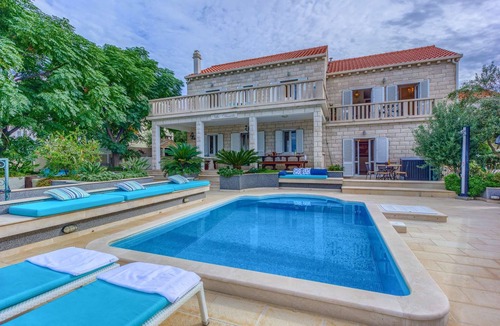 Lumbarda Villa | Villa Southern Beauty - six bedroom villa with a pool and jacuzzi on Island Korčula