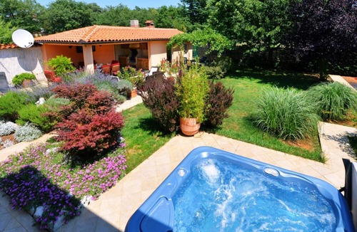 Kapelica Ski Chalet | Villa Stefani with private Pool & Whirlpool up to 8 People in Labin by 22Estates