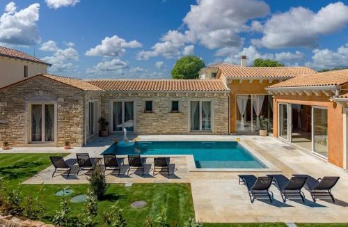 Kringa House | Villa Stonica - Rustic Istrian Pool Retreat