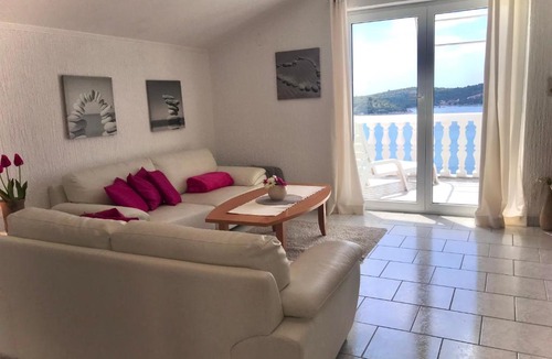 Tijesno Apartment | Villa Sunce
