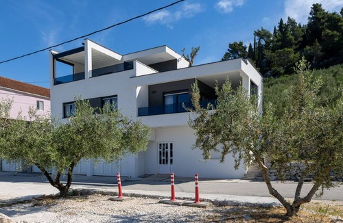 Blace Villa | Villa Sunset Blace by Villas Guide