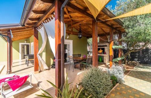 Valdebek Villa | Villa Tanja by Villa Plus