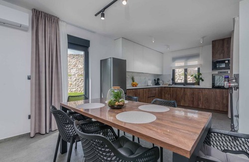 Kornic Villa | Villa Tara – Heated Pool & Stylish Island Stay
