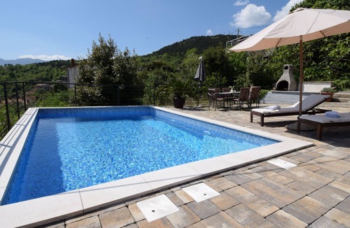 Bregi Villa | Villa Terra by Villas Guide