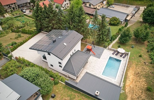 Karlovac Villa | Villa Tia by Villas Guide