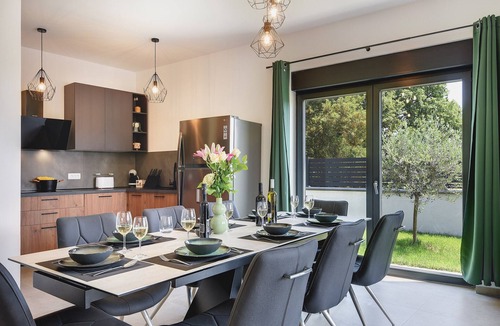 Jadreski Villa | Villa Tika for 8 persons in Pula for families with kids playground