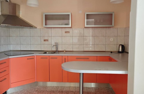 Zagvozd Apartment | Villa Toma Zagvozd with a pool - Apartment Maslina