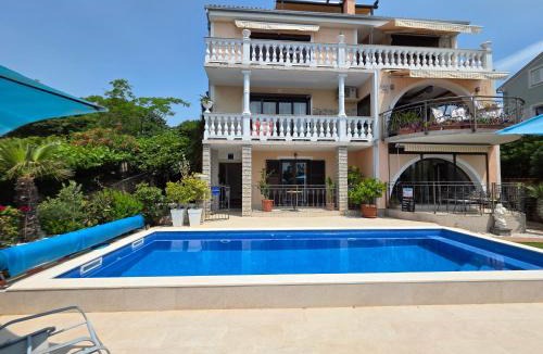 Novi Vinodolski Apartment | VILLA VERA Apartments with pool, 200 m from the beach