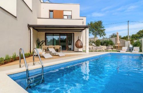 Stokovci Villa | Villa Veranda with heated pool