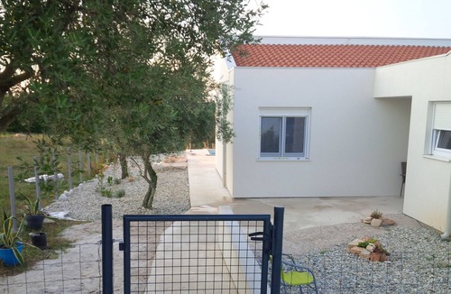 Tar Villa | Villa Vida with private pool and green view