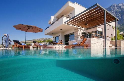 Veliko Brdo Villa | Villa View a luxury villa in Makarska, heated private pool, jacuzzi, gym