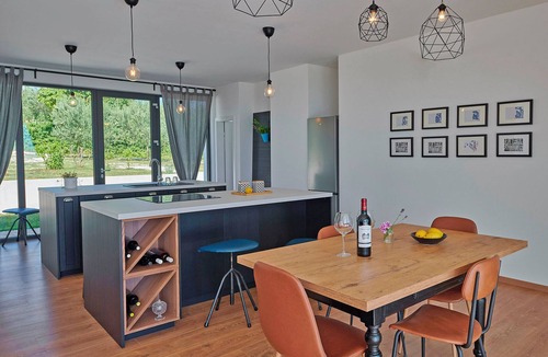 Salambati Villa | Villa Vinci in Smoljanci - Haus für 4 Personen