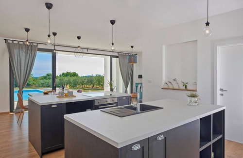 Salambati Villa | Villa Vinci in Smoljanci - Haus für 4 Personen