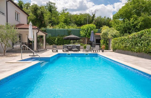 Zmijavci Villa | Villa Vinis Terra – Peaceful Escape with Pool & Jacuzzi