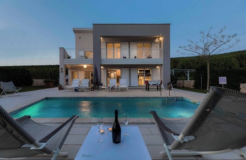 Stanisovi Villa | Villa White Pebble I